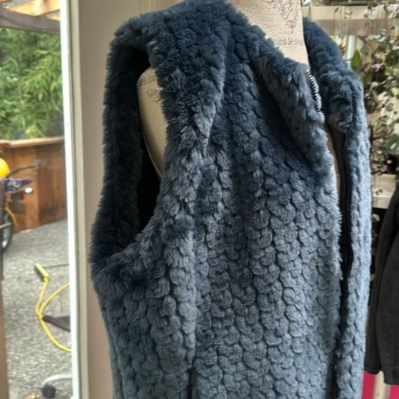 Fun Fuzzy Vest - Picture 2 of 3